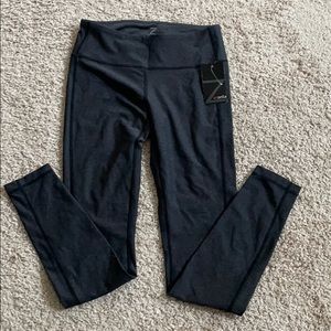 NWT zella legging/tight size small workout/lounge